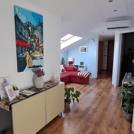 La Mia Mansardina Apartment โกลเลญโญ ภายนอก รูปภาพ